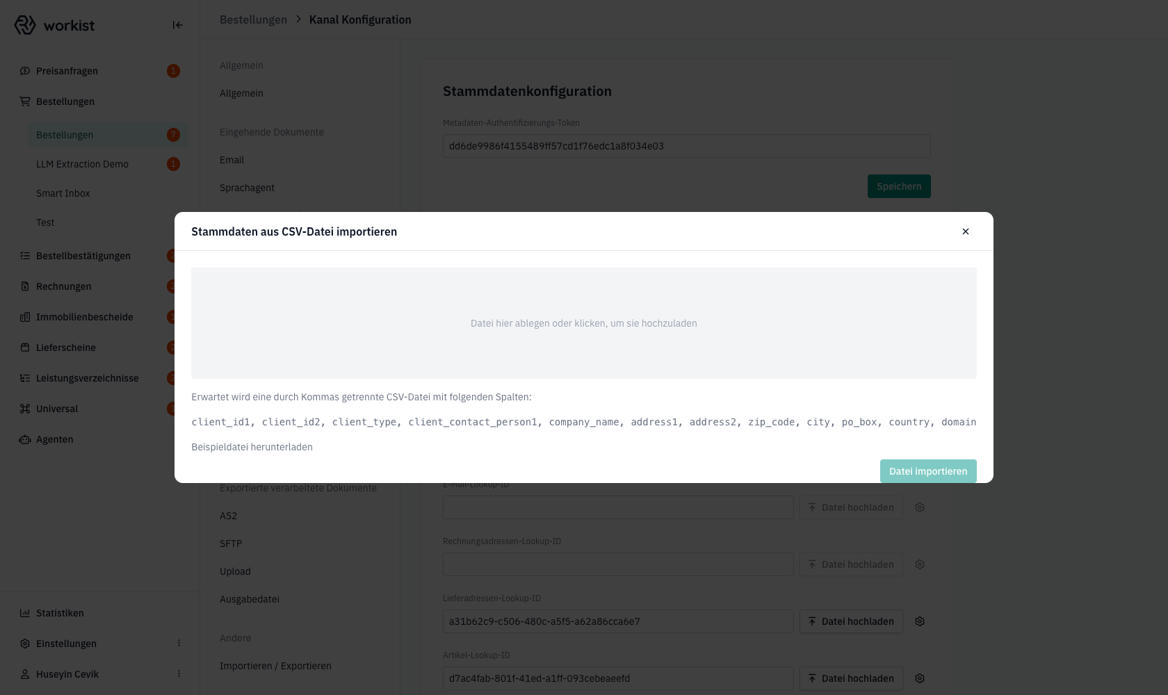 Upload-Dialog mit Drop-Bereich und erwarteten Spalten